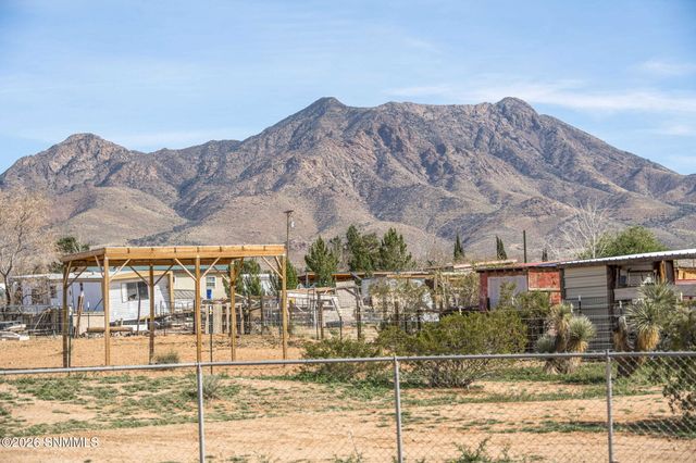 6744 Macarthur Road, Las Cruces, NM 88012