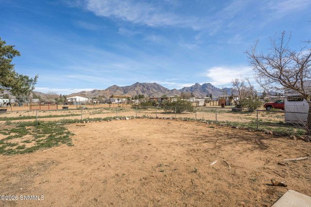 6744 Macarthur Road, Las Cruces, NM 88012
