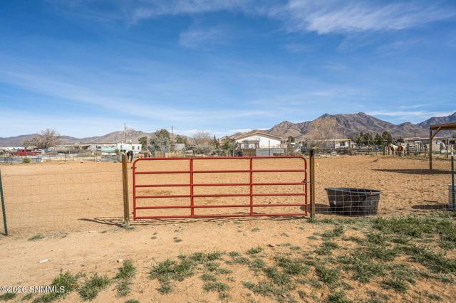 6744 Macarthur Road, Las Cruces, NM 88012