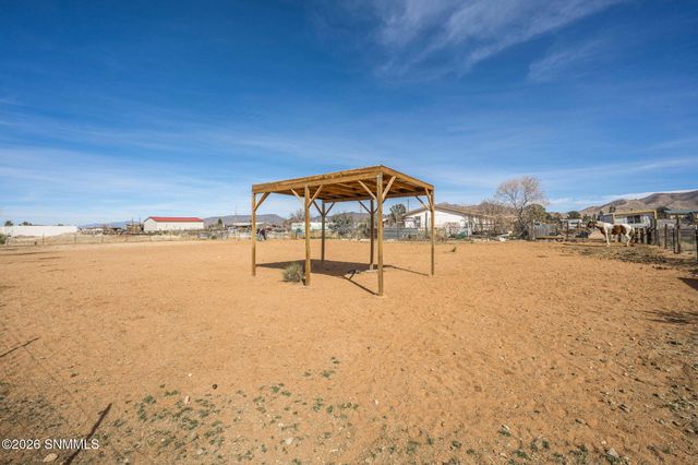 6744 Macarthur Road, Las Cruces, NM 88012
