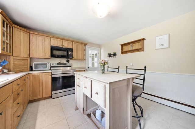31 Westwood Circle, Dover, NH 03820