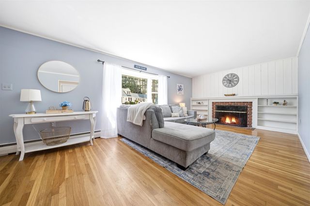 31 Westwood Circle, Dover, NH 03820