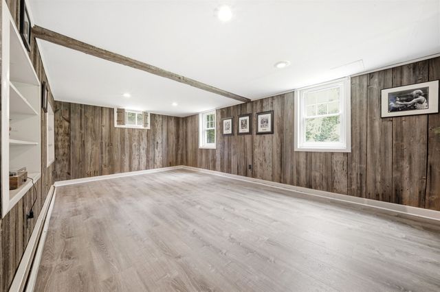 31 Westwood Circle, Dover, NH 03820