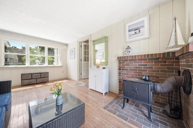 31 Westwood Circle, Dover, NH 03820