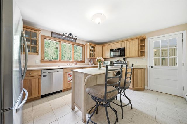 31 Westwood Circle, Dover, NH 03820