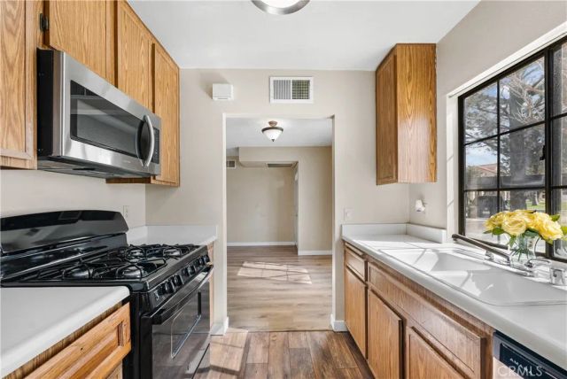 2554 Olive 101, Palmdale, CA 93550