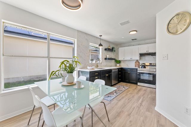 2127 Redwing WAY, Round Rock, TX 78664