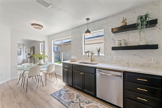 2127 Redwing WAY, Round Rock, TX 78664