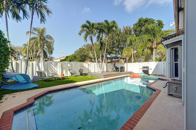 9581 NW 9th Court, Plantation, FL 33324