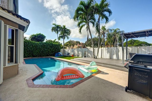 9581 NW 9th Court, Plantation, FL 33324