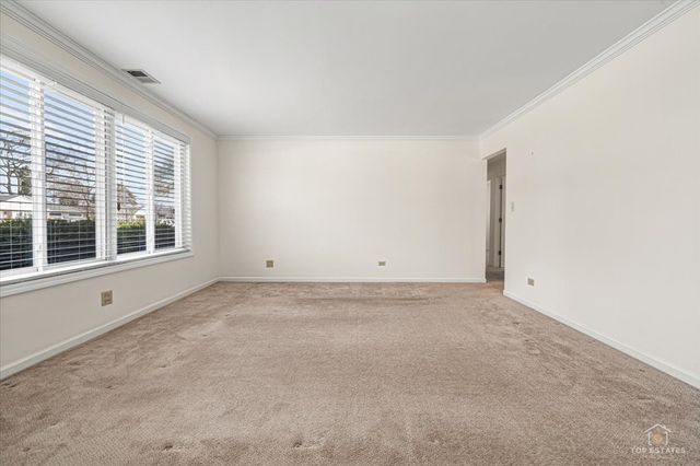 1028 W Villa Drive, Des Plaines, IL 60016