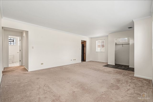 1028 W Villa Drive, Des Plaines, IL 60016