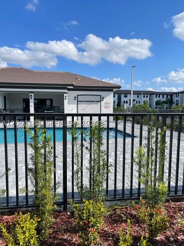 15650 SW 136th St 209, Miami, FL 33196