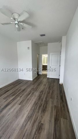 15650 SW 136th St 209, Miami, FL 33196