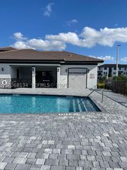 15650 SW 136th St 209, Miami, FL 33196