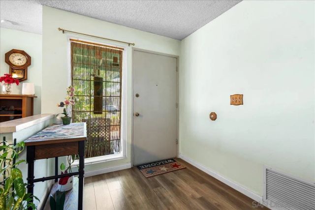 10738 2nd St, Santee, CA 92071