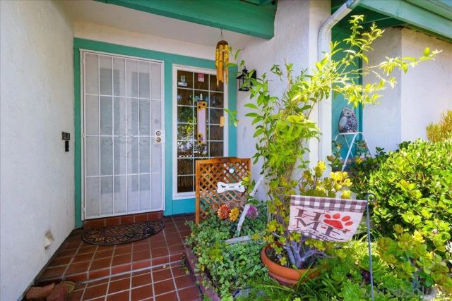 10738 2nd St, Santee, CA 92071