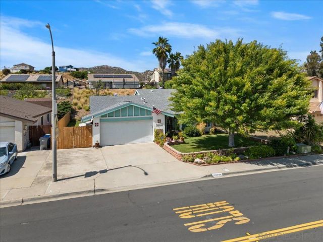 10738 2nd St, Santee, CA 92071