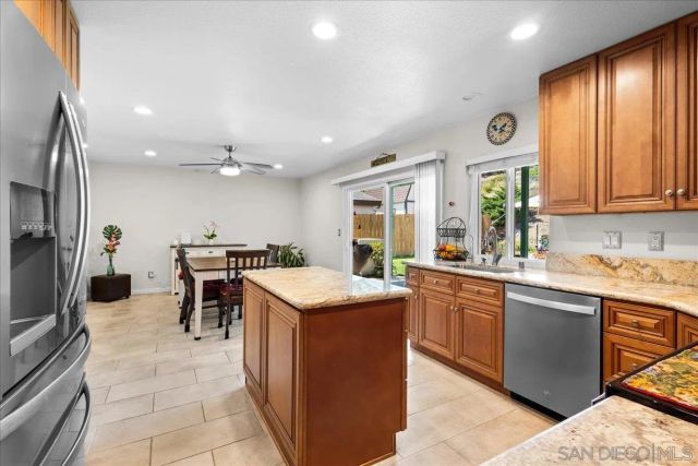 10738 2nd St, Santee, CA 92071