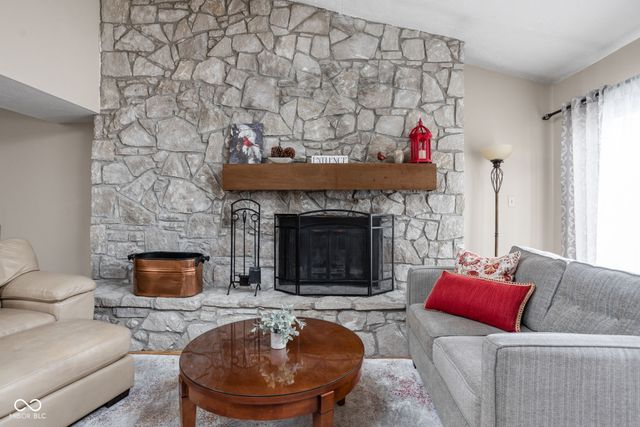 33 Dominion Drive, Zionsville, IN 46077