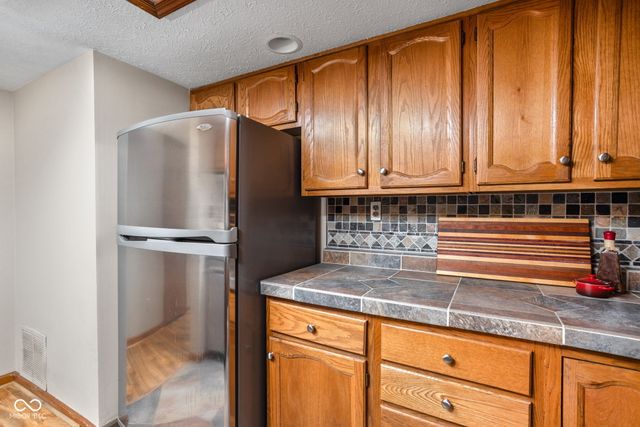 33 Dominion Drive, Zionsville, IN 46077