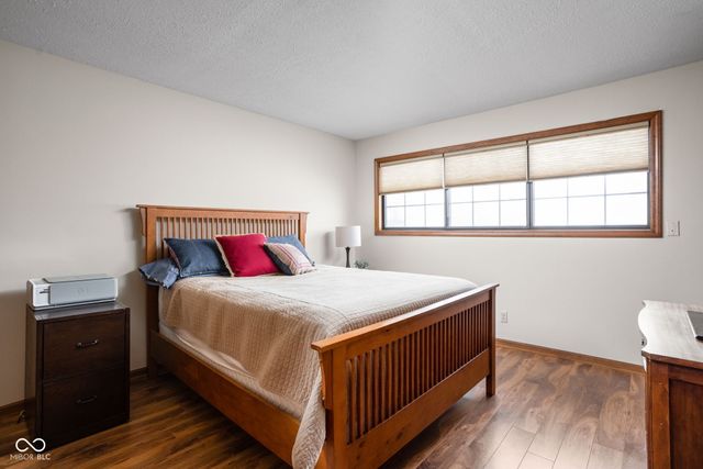 33 Dominion Drive, Zionsville, IN 46077