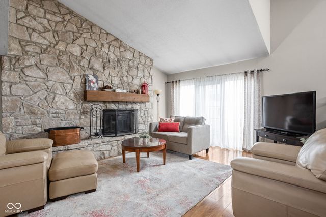 33 Dominion Drive, Zionsville, IN 46077