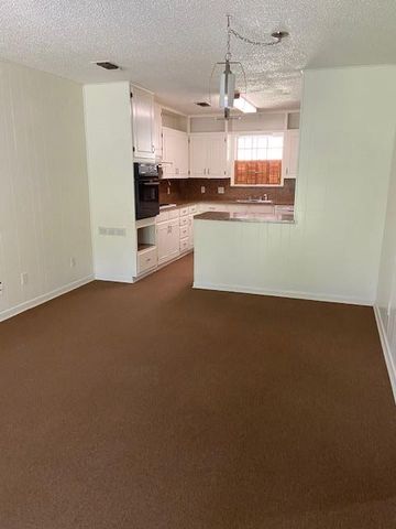 806 Merritt DR, Lockhart, TX 78644