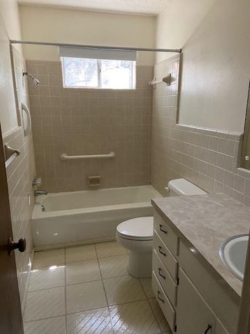806 Merritt DR, Lockhart, TX 78644