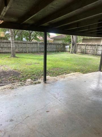 806 Merritt DR, Lockhart, TX 78644