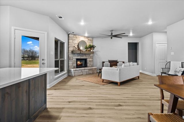 100 Annabel, Paradise, TX 76073