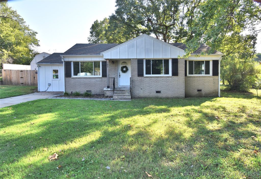 307 S 22nd Street, Collinsville, OK 74021