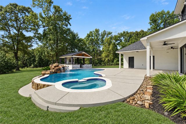 4430 Chateau Creek Way, Spring, TX 77386