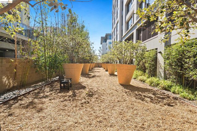 311 2Nd St 511, Oakland, CA 94607