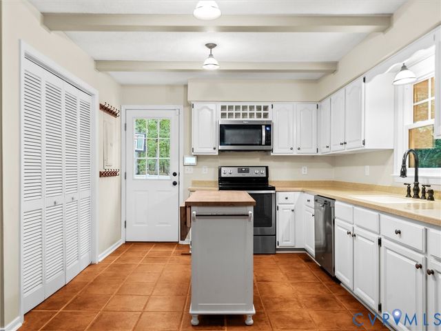 3100 Judes Ferry Rd, Powhatan, VA 23139