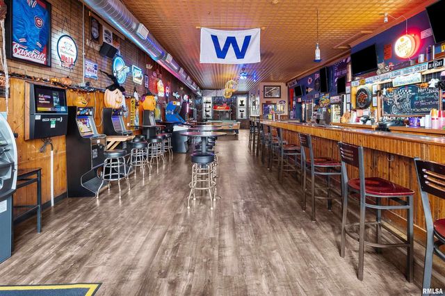 1708 STATE Street, Bettendorf, IA 52722