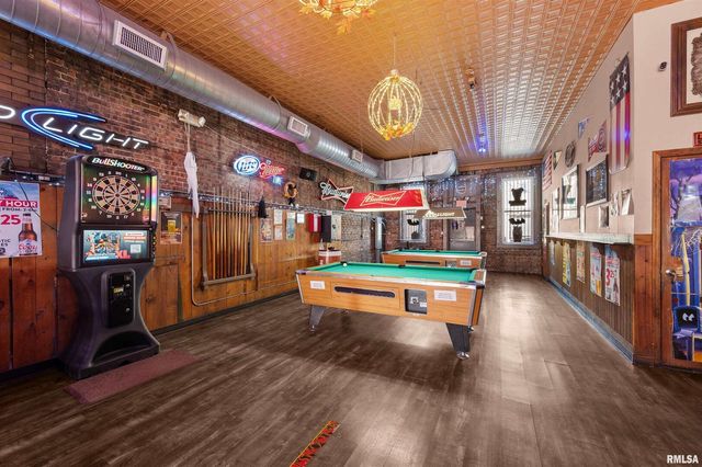 1708 STATE Street, Bettendorf, IA 52722