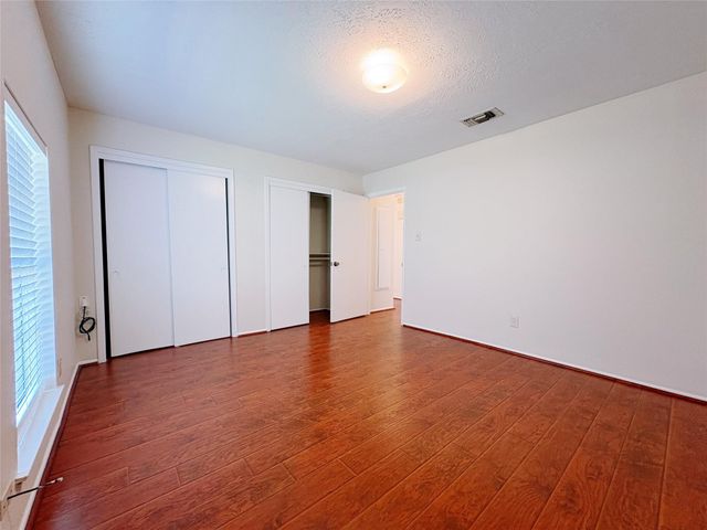 6322 S Briar Bayou Drive, Houston, TX 77072