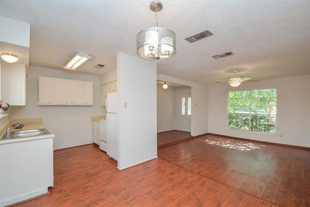 6322 S Briar Bayou Drive, Houston, TX 77072
