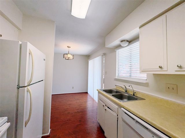 6322 S Briar Bayou Drive, Houston, TX 77072