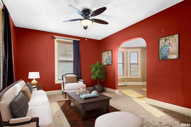 84 SILVER Street, Galesburg, IL 61401