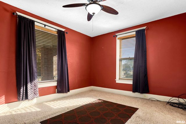 84 SILVER Street, Galesburg, IL 61401