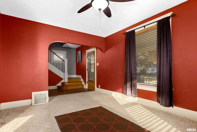 84 SILVER Street, Galesburg, IL 61401