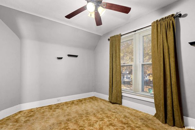 84 SILVER Street, Galesburg, IL 61401