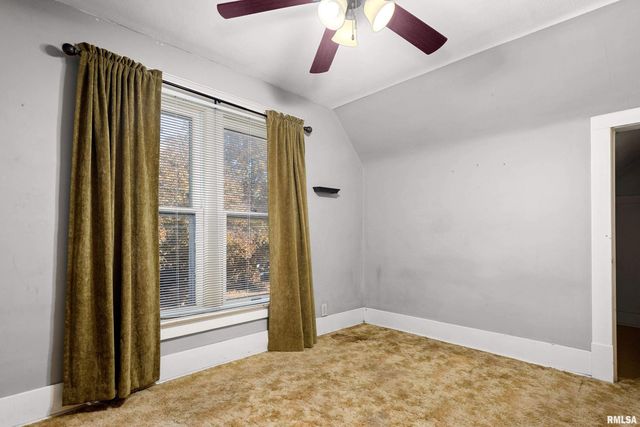 84 SILVER Street, Galesburg, IL 61401