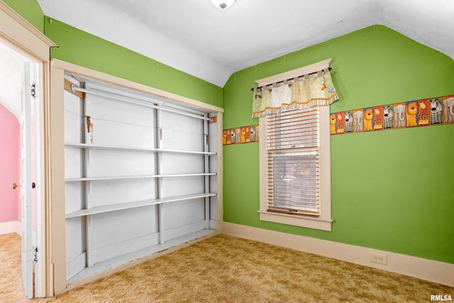 84 SILVER Street, Galesburg, IL 61401