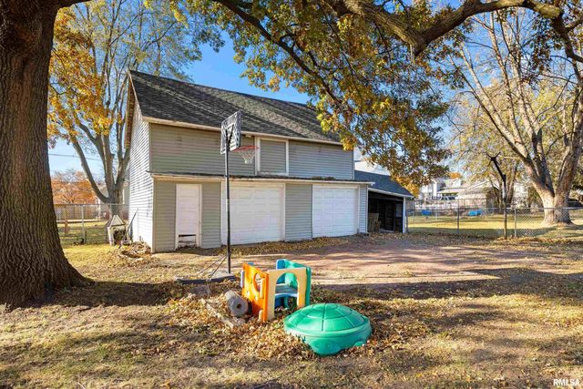 84 SILVER Street, Galesburg, IL 61401