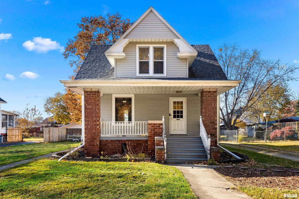 84 SILVER Street, Galesburg, IL 61401