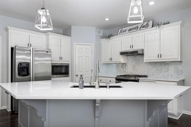 9115 N Stark Court, Kansas City, MO 64157
