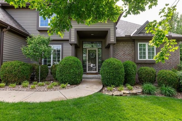 9115 N Stark Court, Kansas City, MO 64157